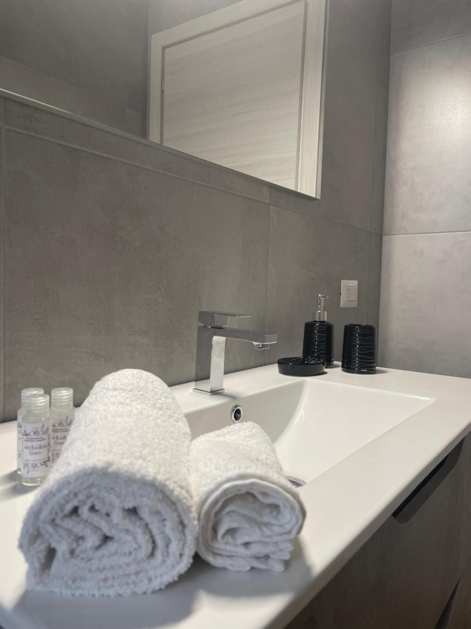 Maioliche Apartment Margherita Di Savoia Bagian luar foto